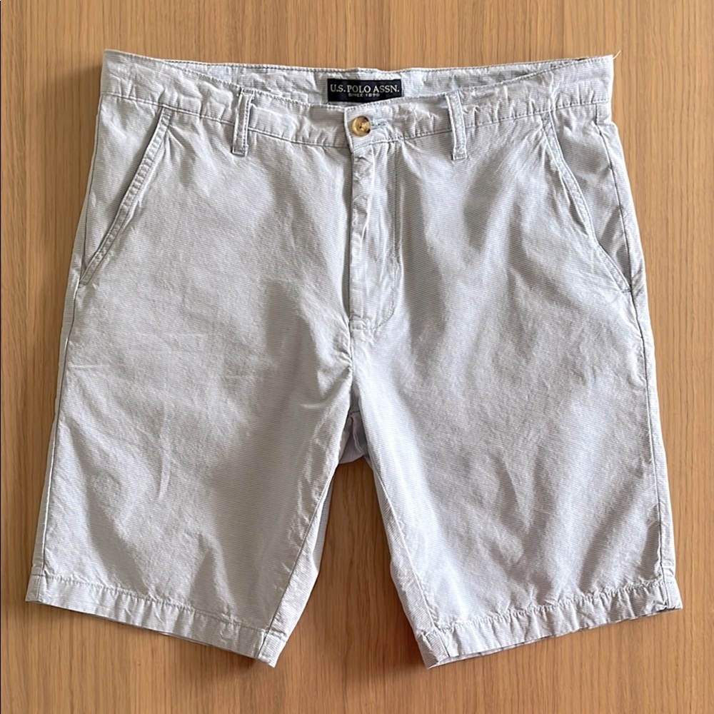U.S. Polo Assn. Men’s lightweight stripped light blue cotton shorts, size W34